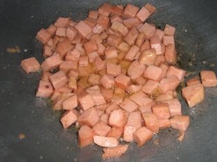 Frying cube luncheon meat Frying cube luncheon meat