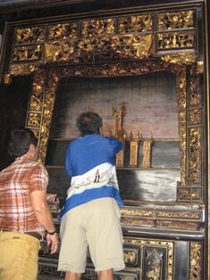 Kee Lai Huat name tablet return to the altar in Kee Kongsi after meal Kee Lai Huat name tablet return to the altar in Kee Kongsi after meal
