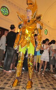 Love his armour! Love his armour!
