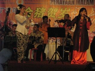 Keronchong singers by USM during chap goh meh in Penang Keronchong singers by USM during chap goh meh in Penang