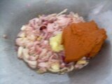 fry onions,garlic then wet paste