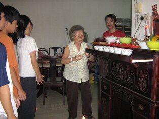 Head of family lighting joss stick Head of family lighting joss stick