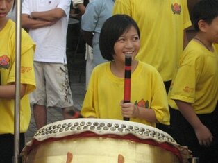 Young girl allowed to perform in chap goh meh penang Young girl allowed to perform in chap goh meh penang