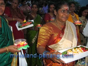 Preparing the floating lantern for Sri Singamuga Kaliamman Festival