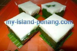 Kuih Tarlam, green pea with salty santan kuih Kuih Tarlam, green pea with salty santan kuih