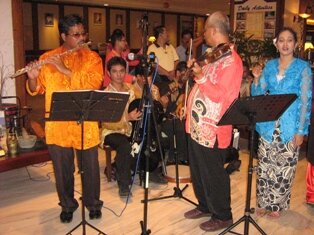 Keronjong singers Keronjong singers