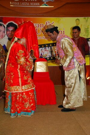 Baba and Nyonya Ceremonial bows Baba and Nyonya Ceremonial bows