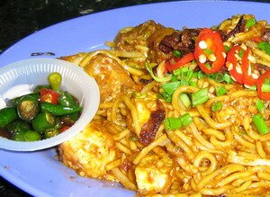 Mamak Mee Goreng or Indian Fried Noodle Mamak Mee Goreng or Indian Fried Noodle