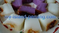 Kuih Bengkar, Baked sweet rice cakes Kuih Bengkar, Baked sweet rice cakes