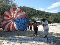 Para gliding at Batu Ferringhi