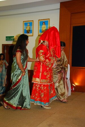 Here comes the Nyonya Bride, Uvaraani